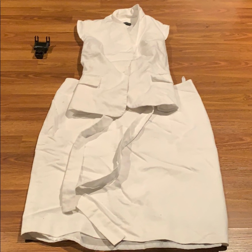 Skirt suit